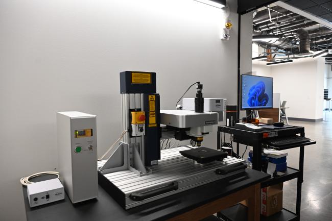 EduceLab Bruker SENTERRA II Raman Microscope